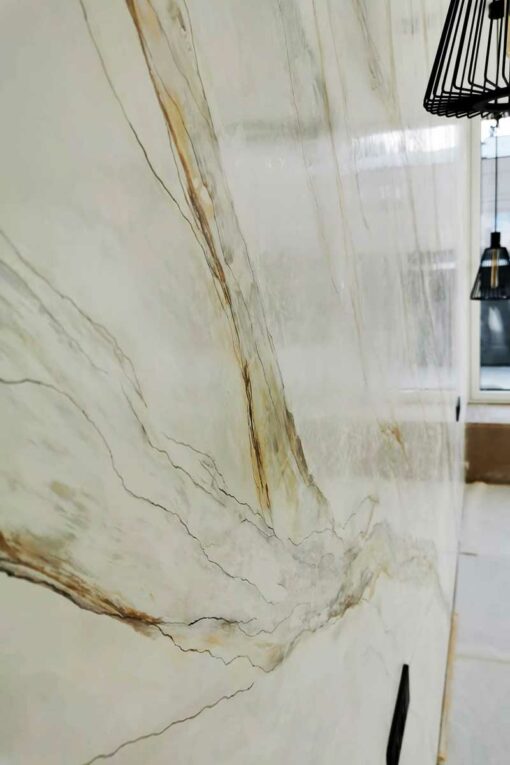 Marble look with Venetian plaster Detail